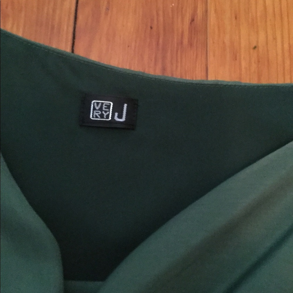 Very J Green mini dress. - Picture 2 of 3